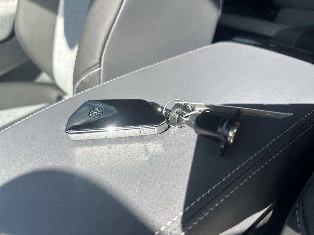 new 2025 Volkswagen ID.4 car, priced at $45,597