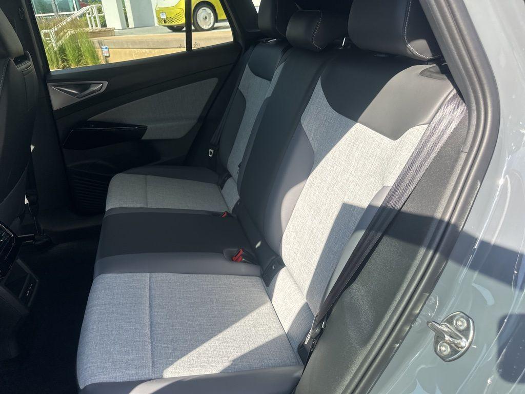 new 2025 Volkswagen ID.4 car, priced at $45,597