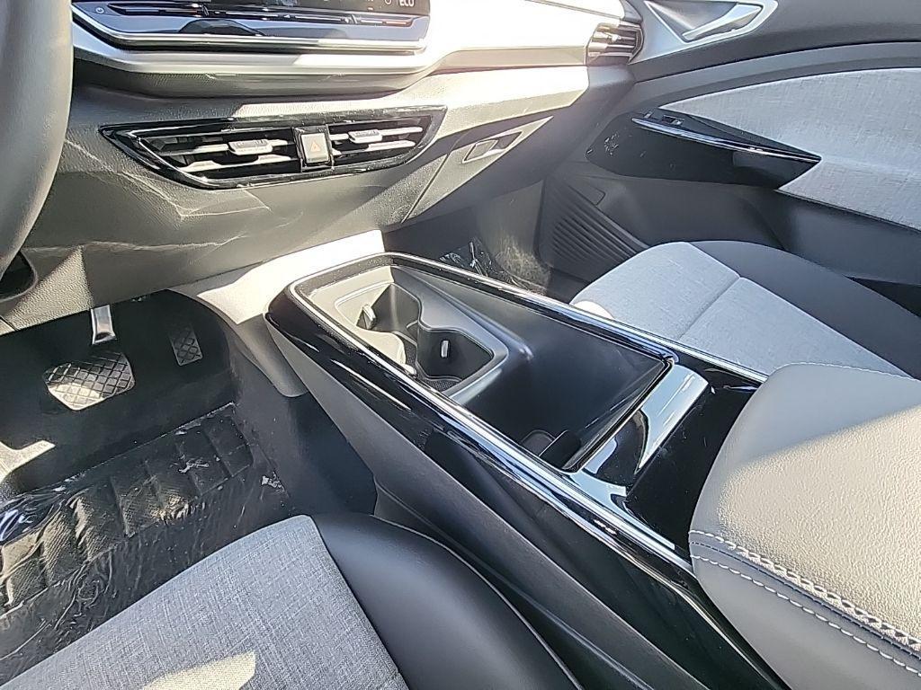 new 2025 Volkswagen ID.4 car, priced at $40,097