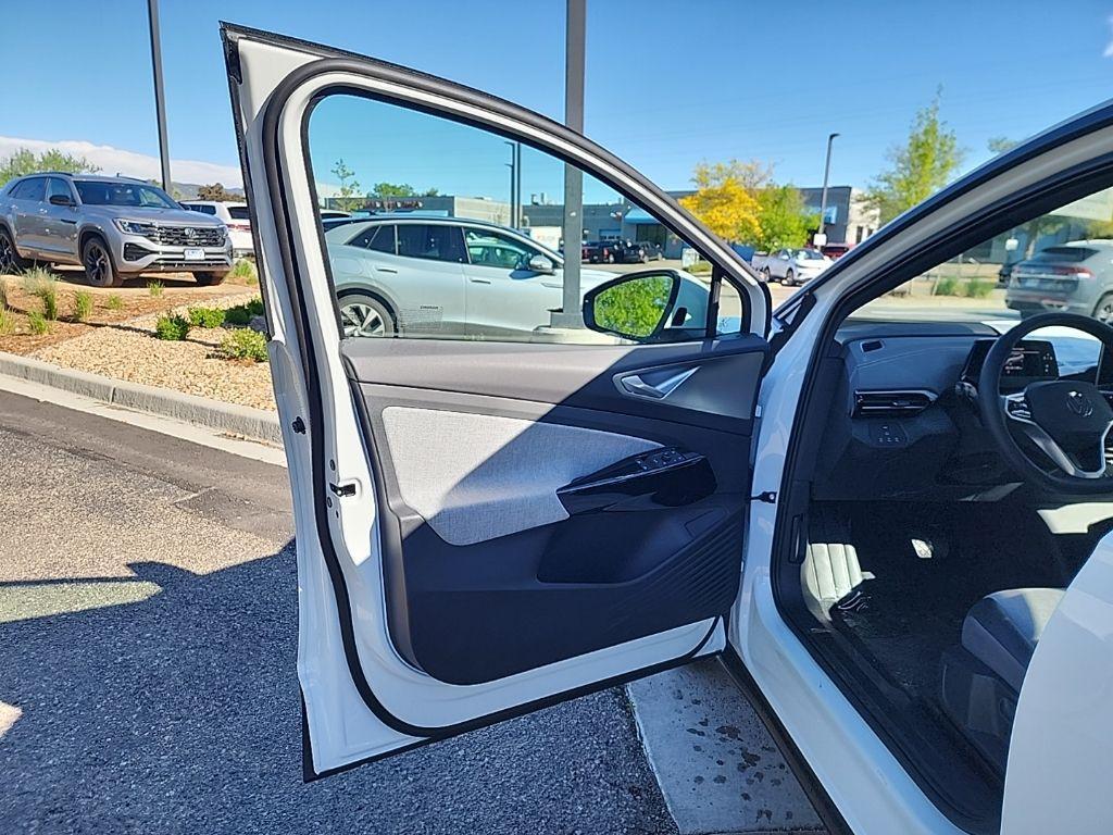 new 2025 Volkswagen ID.4 car, priced at $40,097