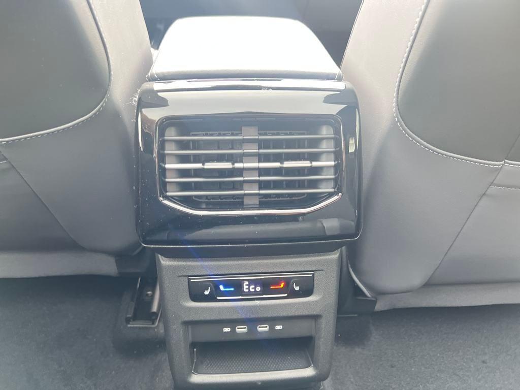 new 2025 Volkswagen ID.4 car