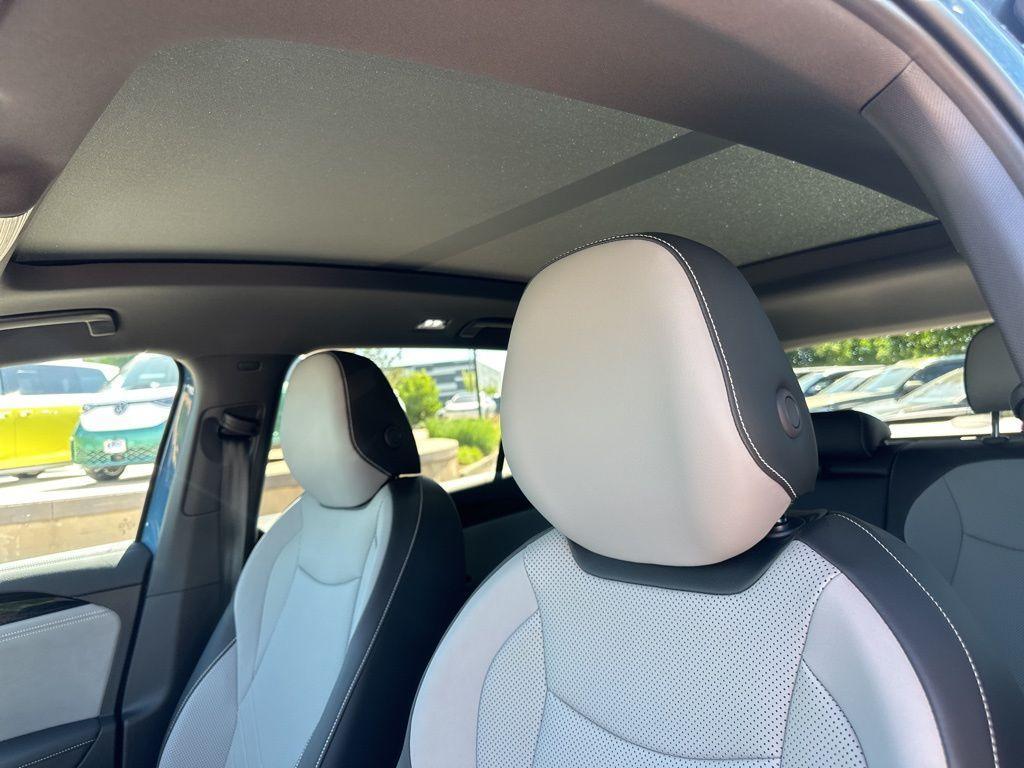 new 2025 Volkswagen Tiguan car