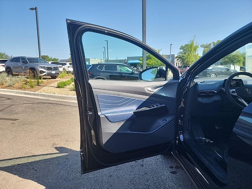 new 2025 Volkswagen ID.4 car, priced at $48,097