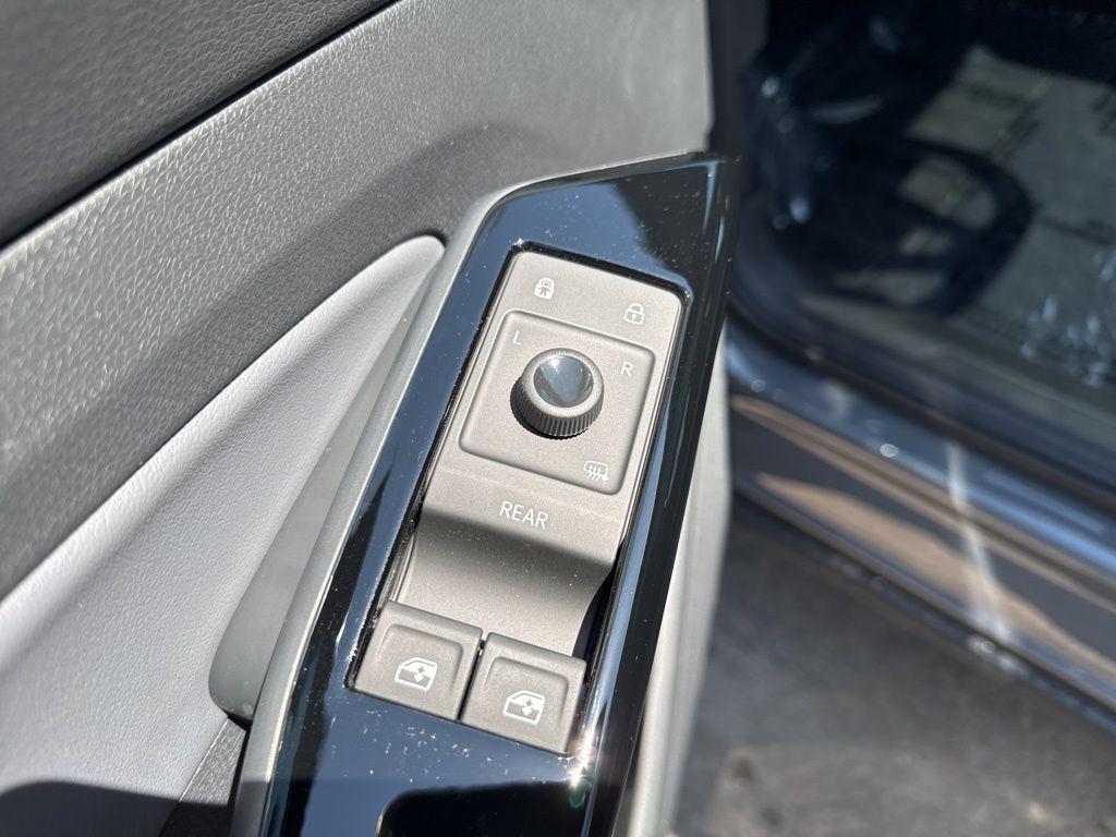 new 2025 Volkswagen ID.4 car, priced at $43,359