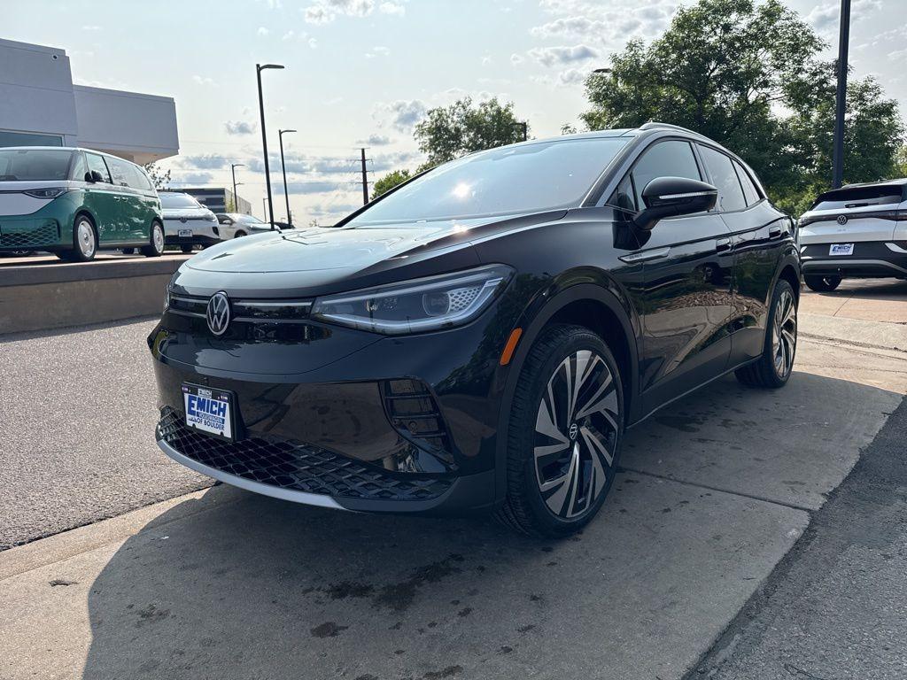 new 2025 Volkswagen ID.4 car, priced at $48,455
