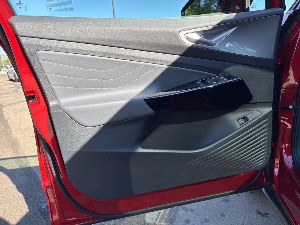 new 2025 Volkswagen ID.4 car, priced at $48,533