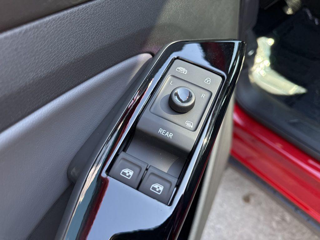 new 2025 Volkswagen ID.4 car, priced at $48,533