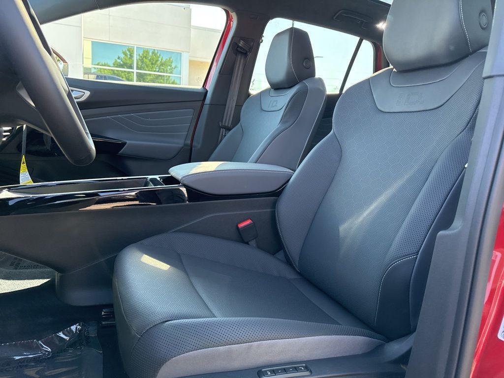 new 2025 Volkswagen ID.4 car, priced at $48,533