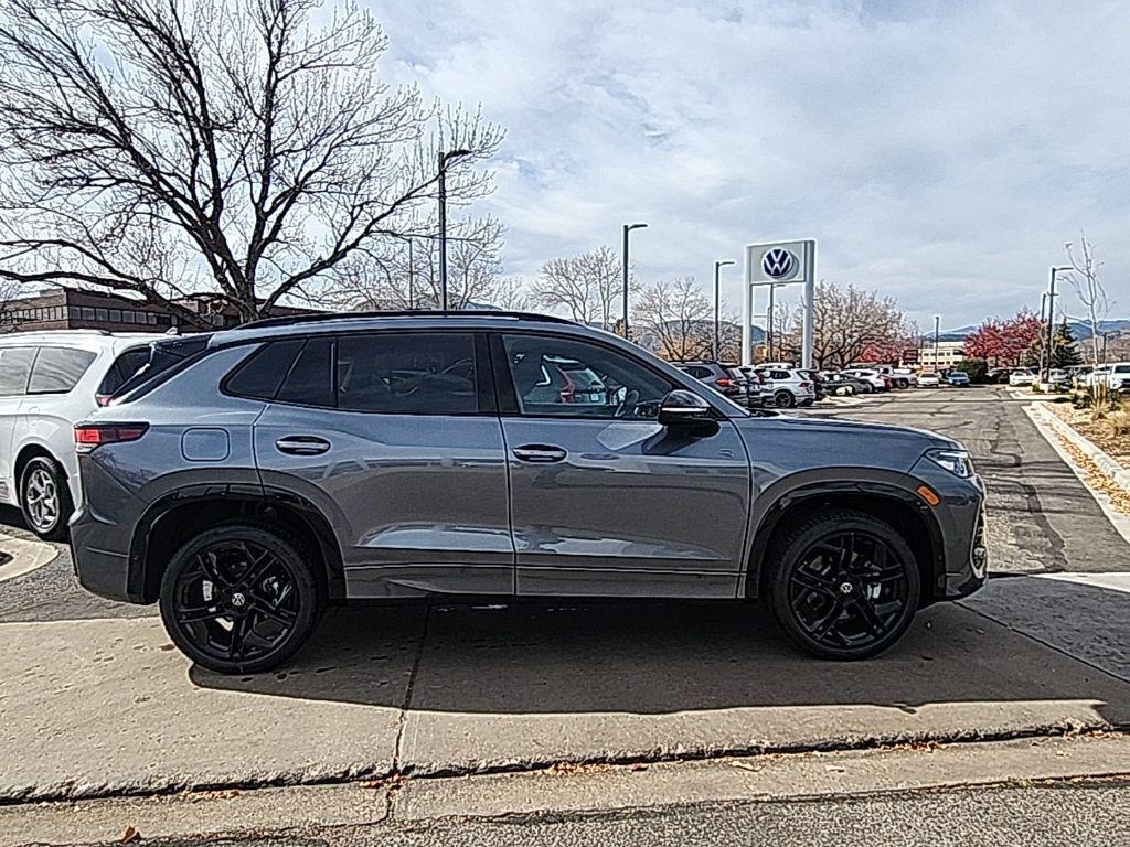 new 2026 Volkswagen Tiguan car, priced at $39,049