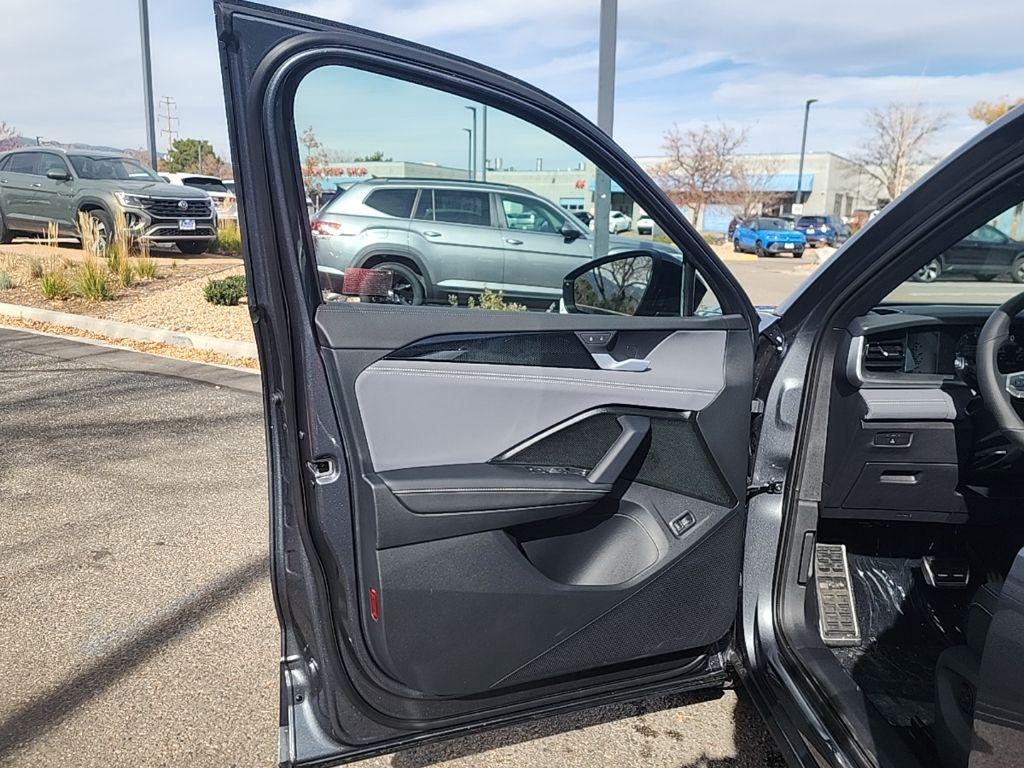 new 2026 Volkswagen Tiguan car, priced at $39,049