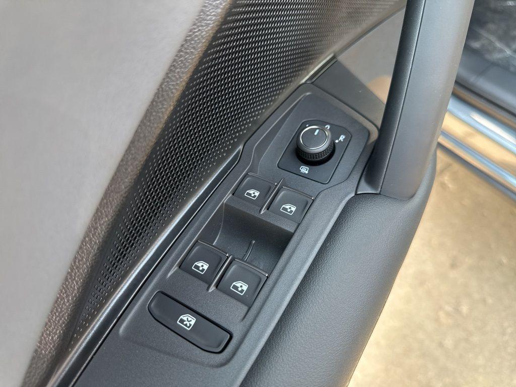 new 2025 Volkswagen Tiguan car, priced at $31,809