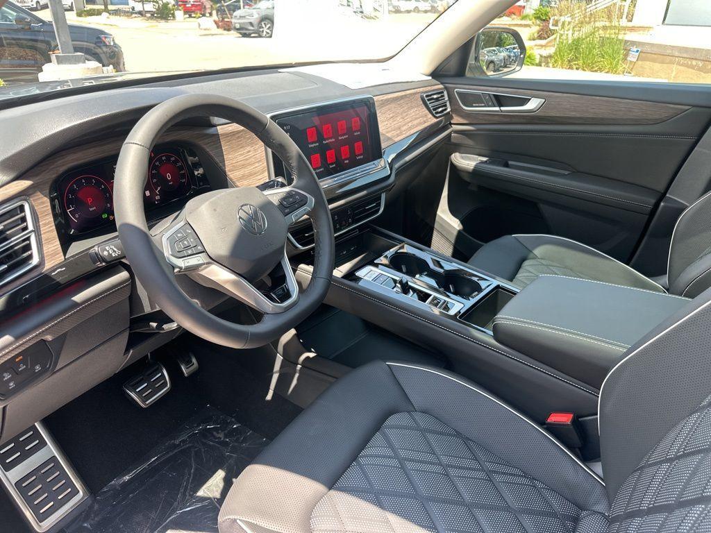 new 2025 Volkswagen Atlas car, priced at $52,616