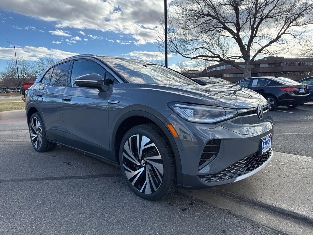 new 2025 Volkswagen ID.4 car, priced at $50,943