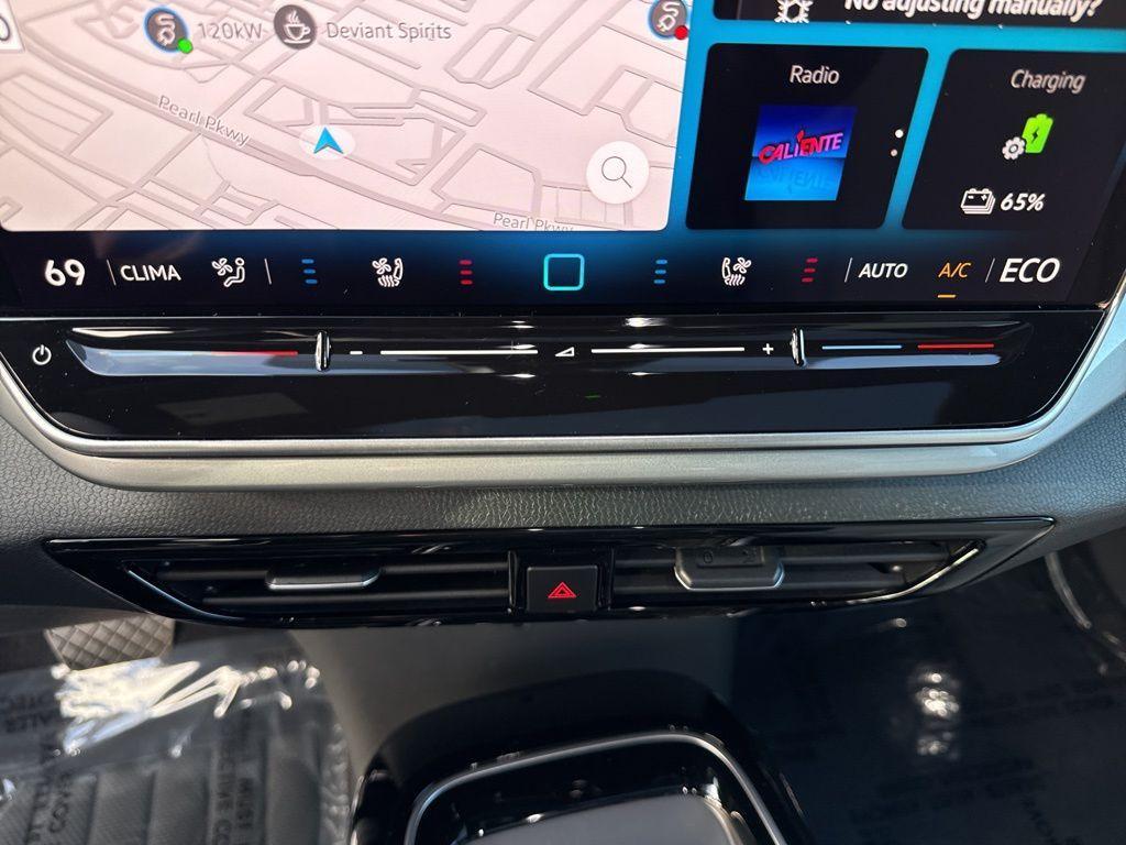 new 2025 Volkswagen ID.4 car, priced at $50,943