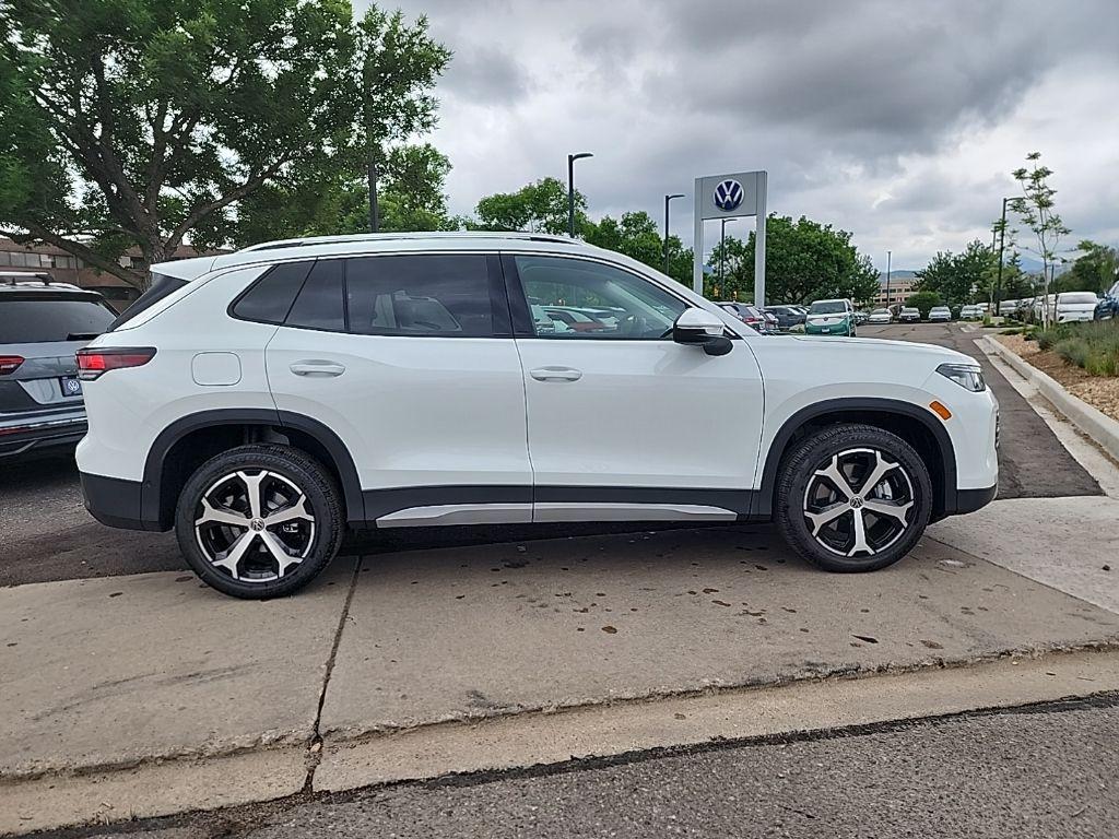 new 2025 Volkswagen Tiguan car, priced at $34,559