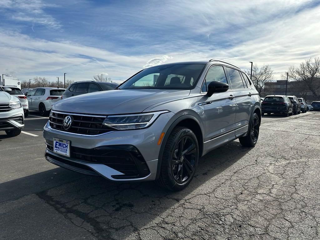 new 2024 Volkswagen Tiguan car, priced at $33,116