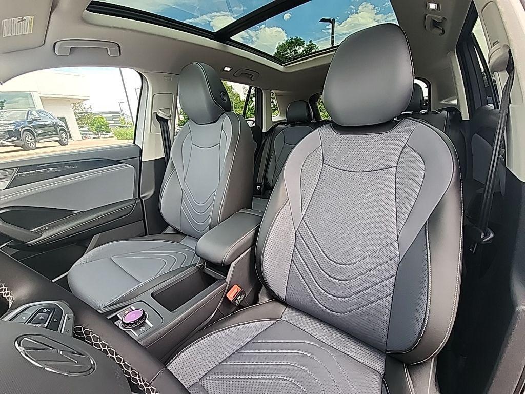 new 2025 Volkswagen Tiguan car, priced at $31,941