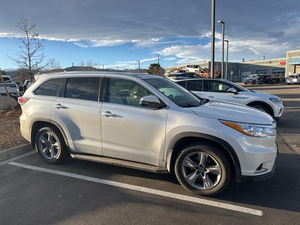 used 2015 Toyota Highlander car, priced at $17,899