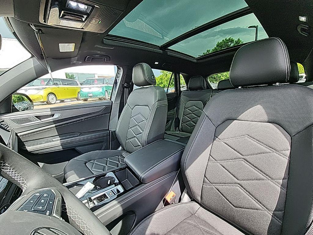 new 2025 Volkswagen Atlas Cross Sport car, priced at $44,731