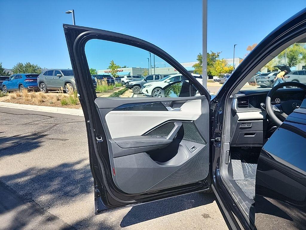 new 2025 Volkswagen Tiguan car, priced at $33,640