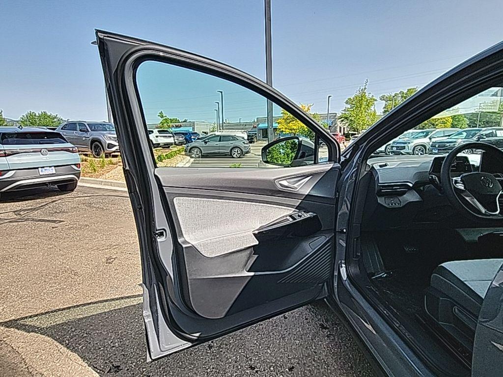 new 2025 Volkswagen ID.4 car, priced at $40,097
