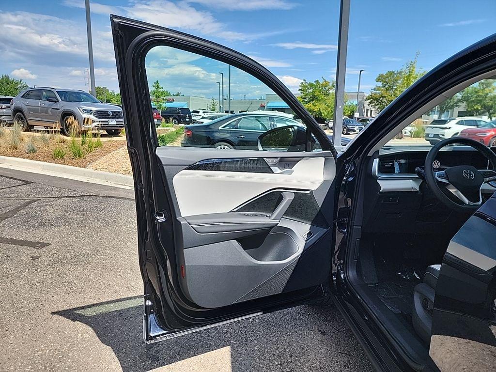 new 2025 Volkswagen Tiguan car, priced at $31,207
