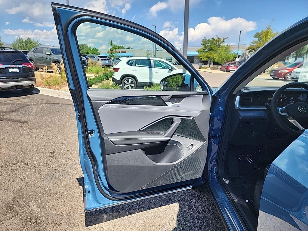 new 2025 Volkswagen Tiguan car, priced at $33,902