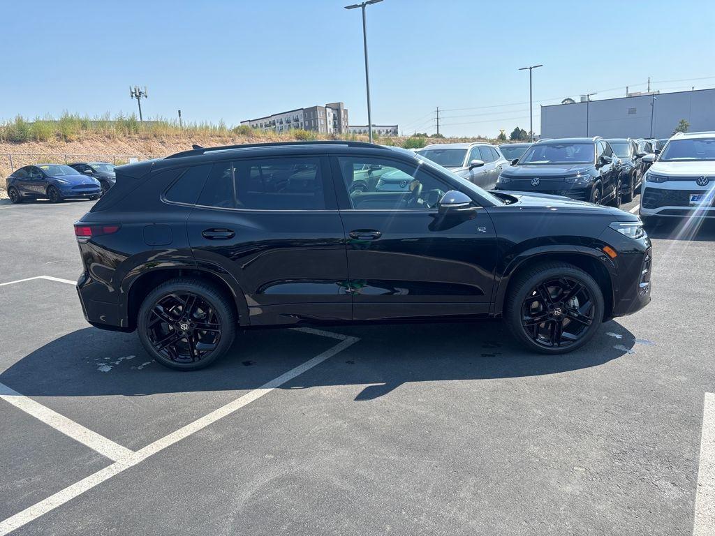 new 2025 Volkswagen Tiguan car, priced at $36,993