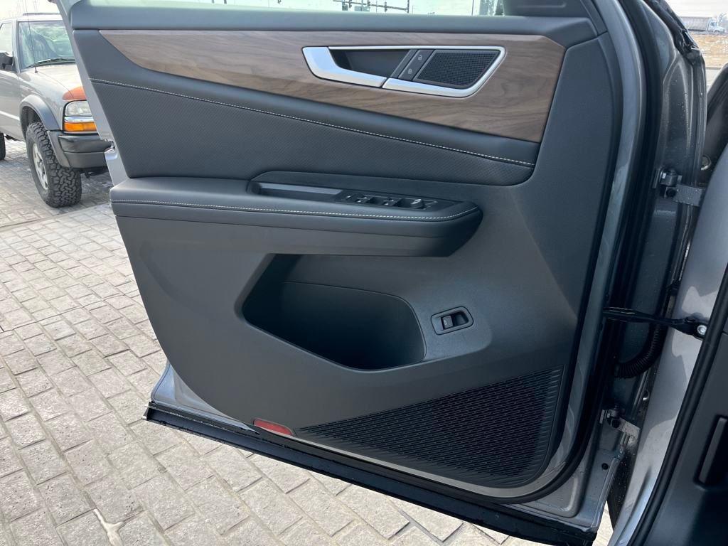 new 2025 Volkswagen Atlas car, priced at $45,266