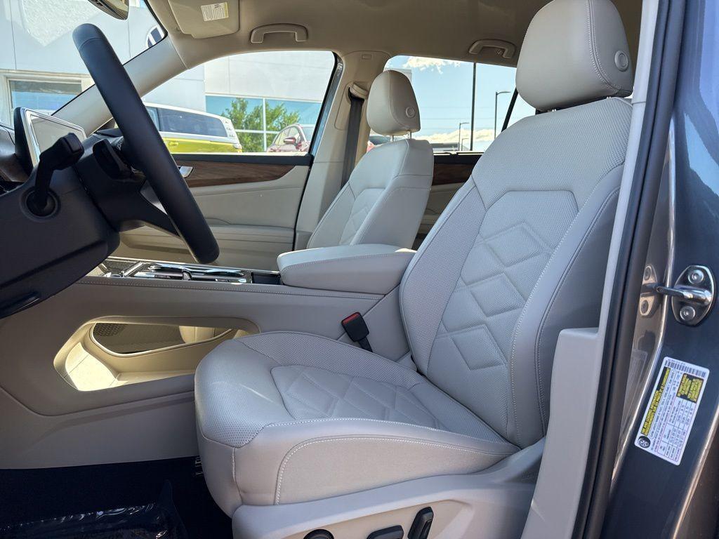 new 2025 Volkswagen Atlas car, priced at $44,919