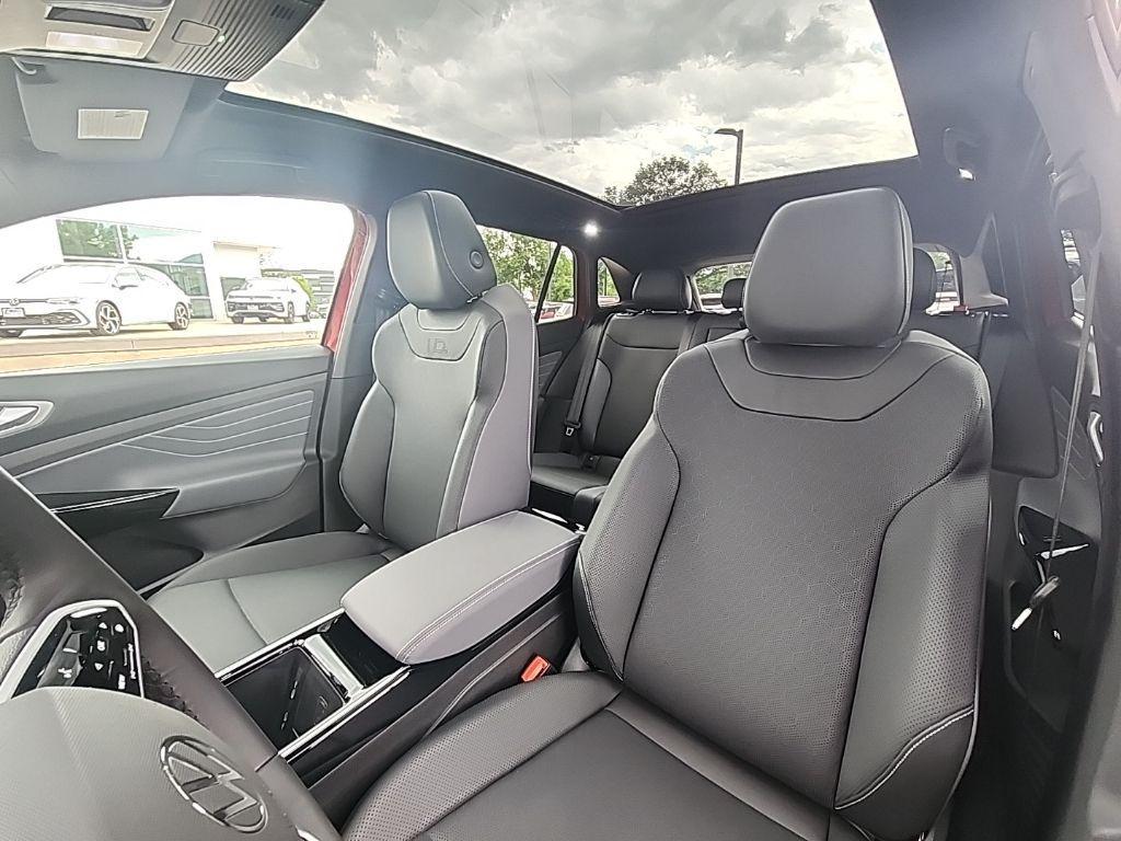 new 2025 Volkswagen ID.4 car, priced at $48,533