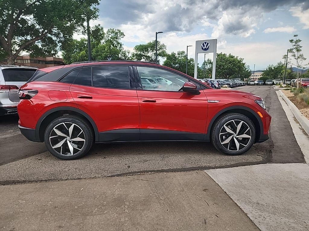 new 2025 Volkswagen ID.4 car, priced at $48,533
