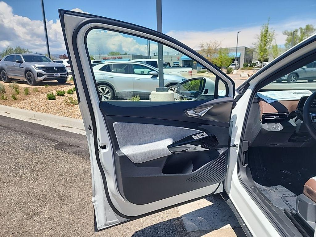 new 2025 Volkswagen ID.4 car, priced at $40,410