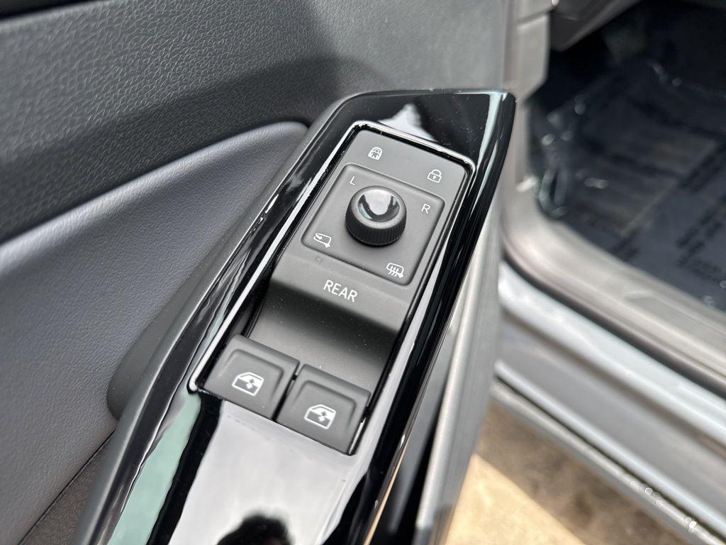 new 2025 Volkswagen ID.4 car, priced at $46,455