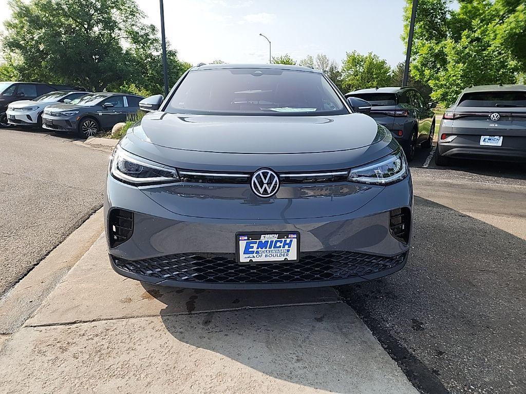 new 2025 Volkswagen ID.4 car, priced at $43,359