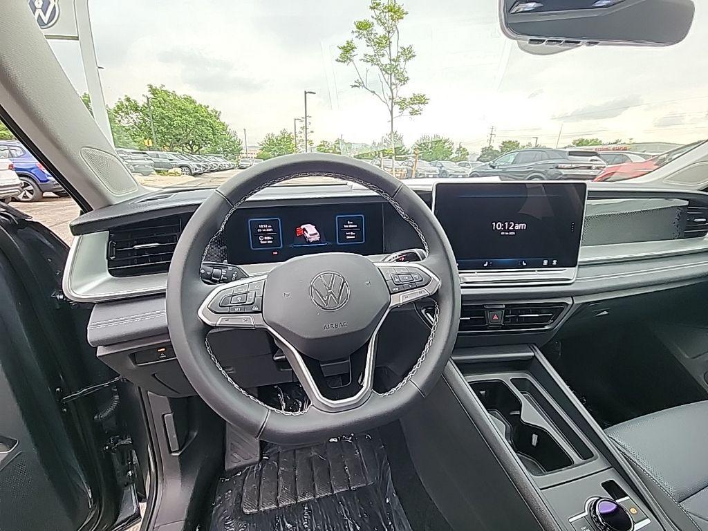 new 2025 Volkswagen Tiguan car, priced at $33,957