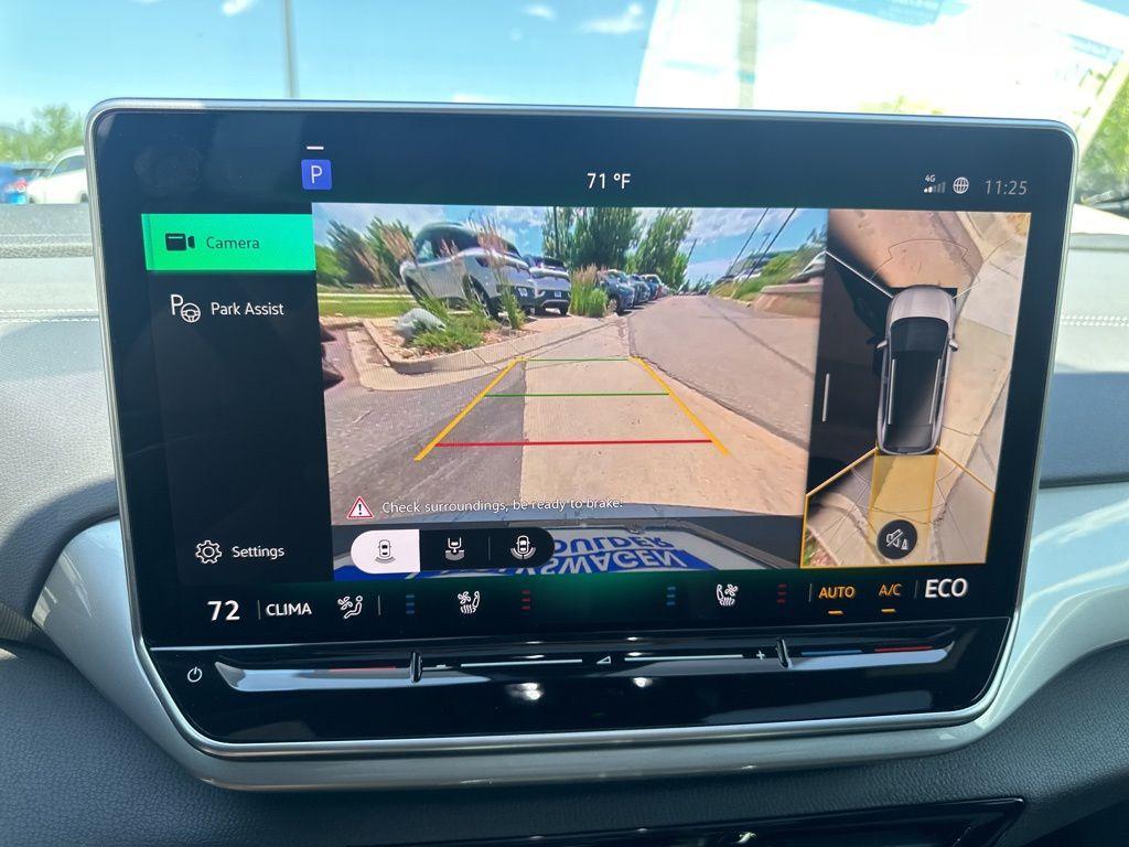 new 2025 Volkswagen ID.4 car, priced at $46,443