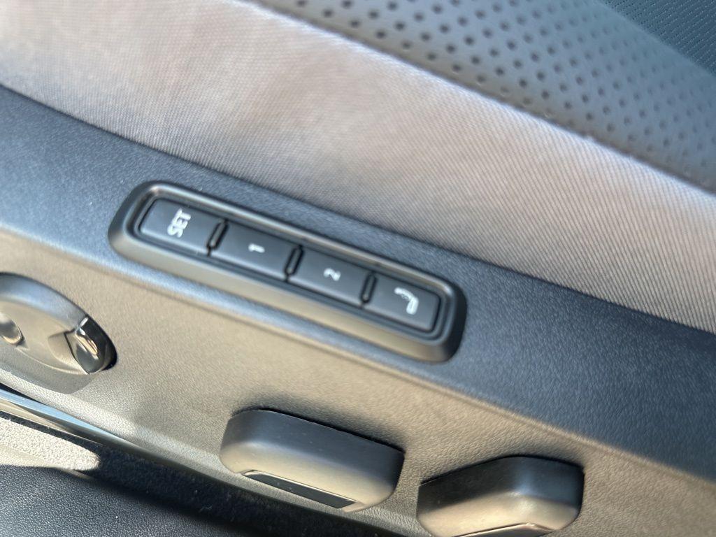 new 2025 Volkswagen ID.4 car, priced at $46,443