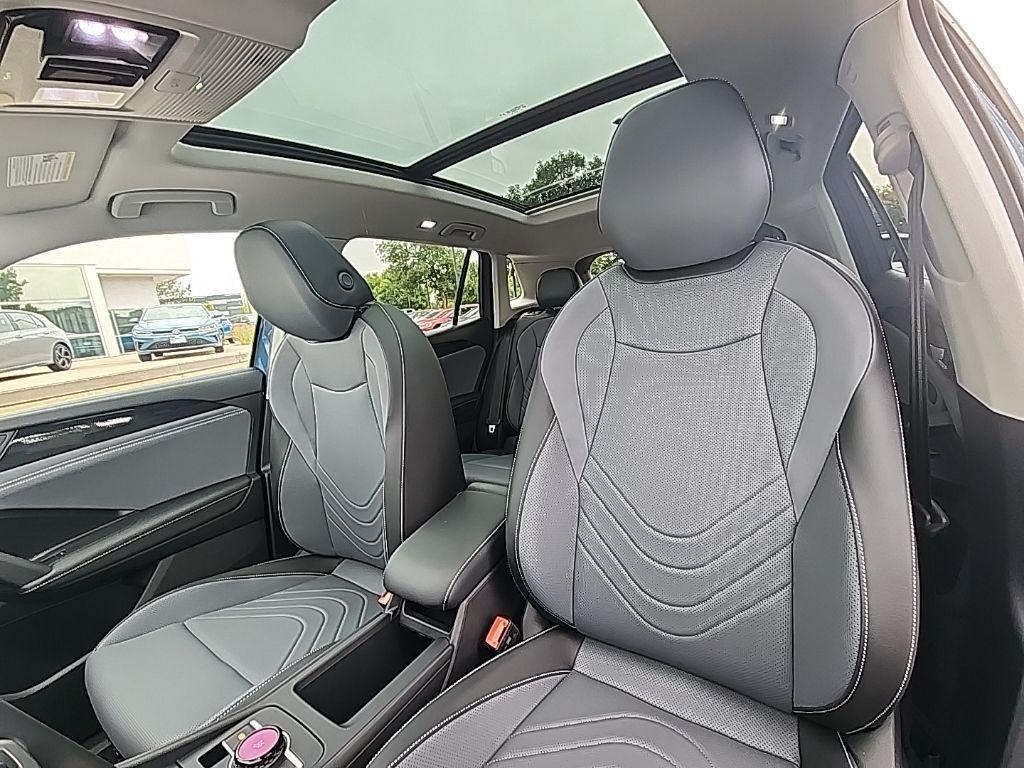 new 2025 Volkswagen Tiguan car, priced at $33,902