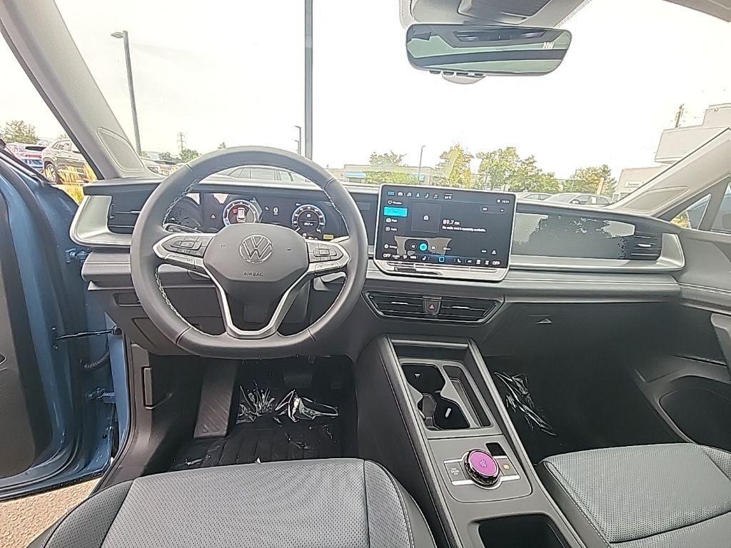 new 2025 Volkswagen Tiguan car, priced at $33,902