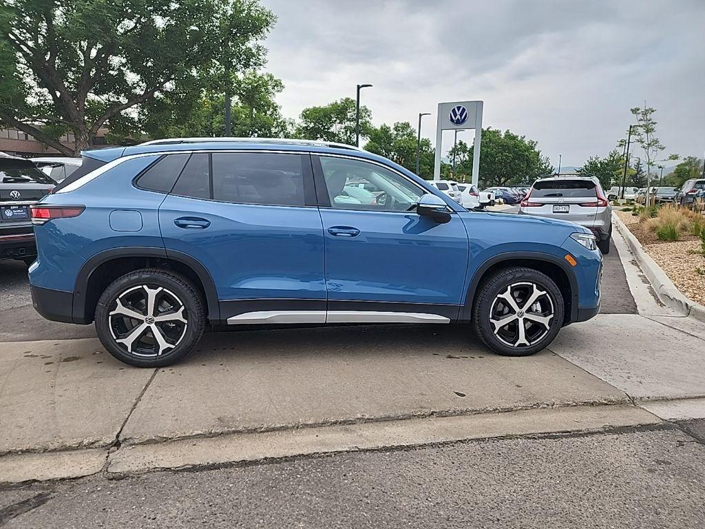 new 2025 Volkswagen Tiguan car, priced at $33,902