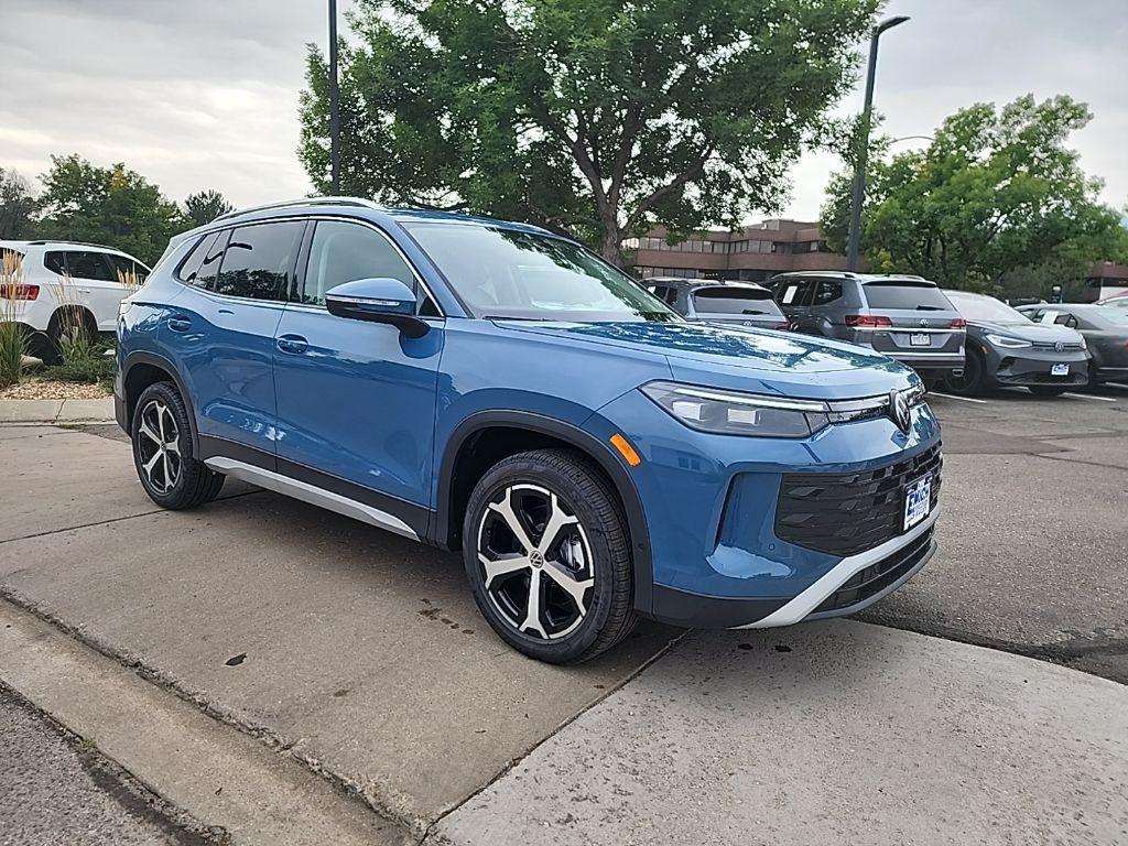 new 2025 Volkswagen Tiguan car, priced at $33,902