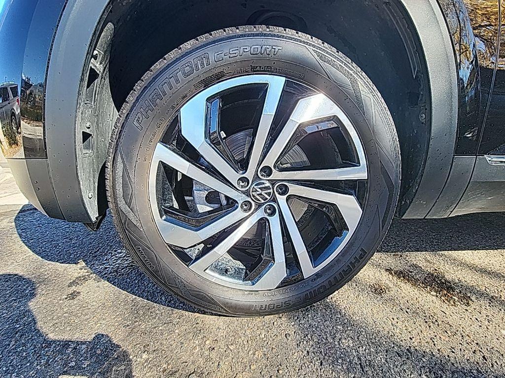 used 2023 Volkswagen Atlas car, priced at $32,500