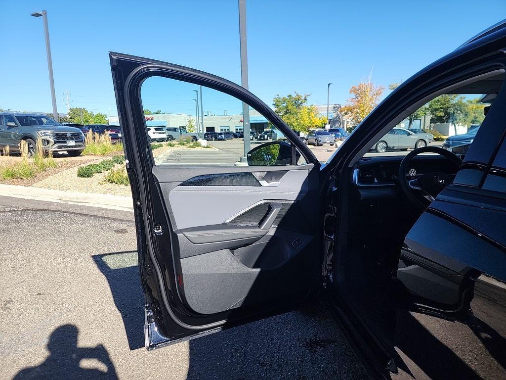 new 2025 Volkswagen Tiguan car, priced at $33,640