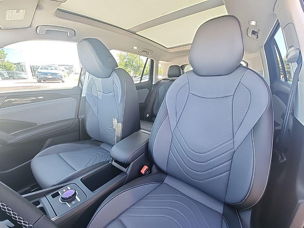 new 2025 Volkswagen Tiguan car, priced at $33,640