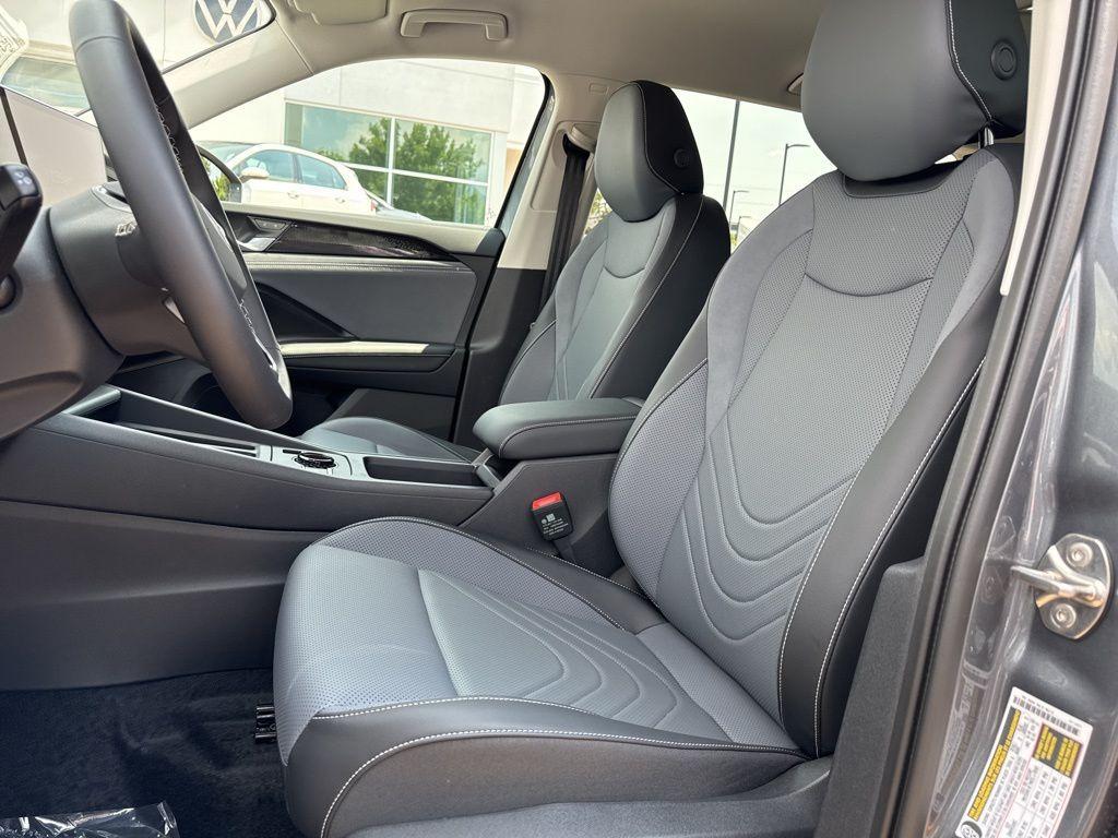 new 2025 Volkswagen Tiguan car, priced at $33,957