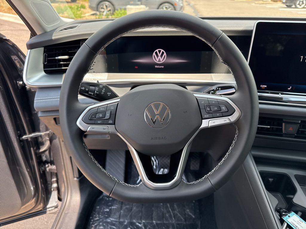 new 2025 Volkswagen Tiguan car, priced at $33,957