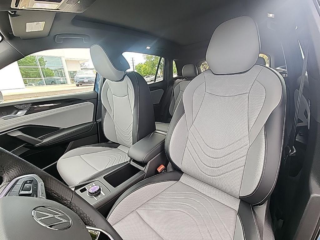 new 2025 Volkswagen Tiguan car, priced at $36,949