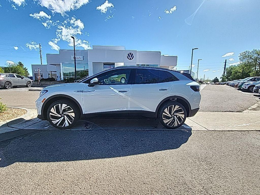 new 2025 Volkswagen ID.4 car, priced at $48,891