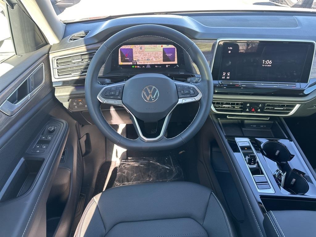 new 2024 Volkswagen Atlas car, priced at $43,713